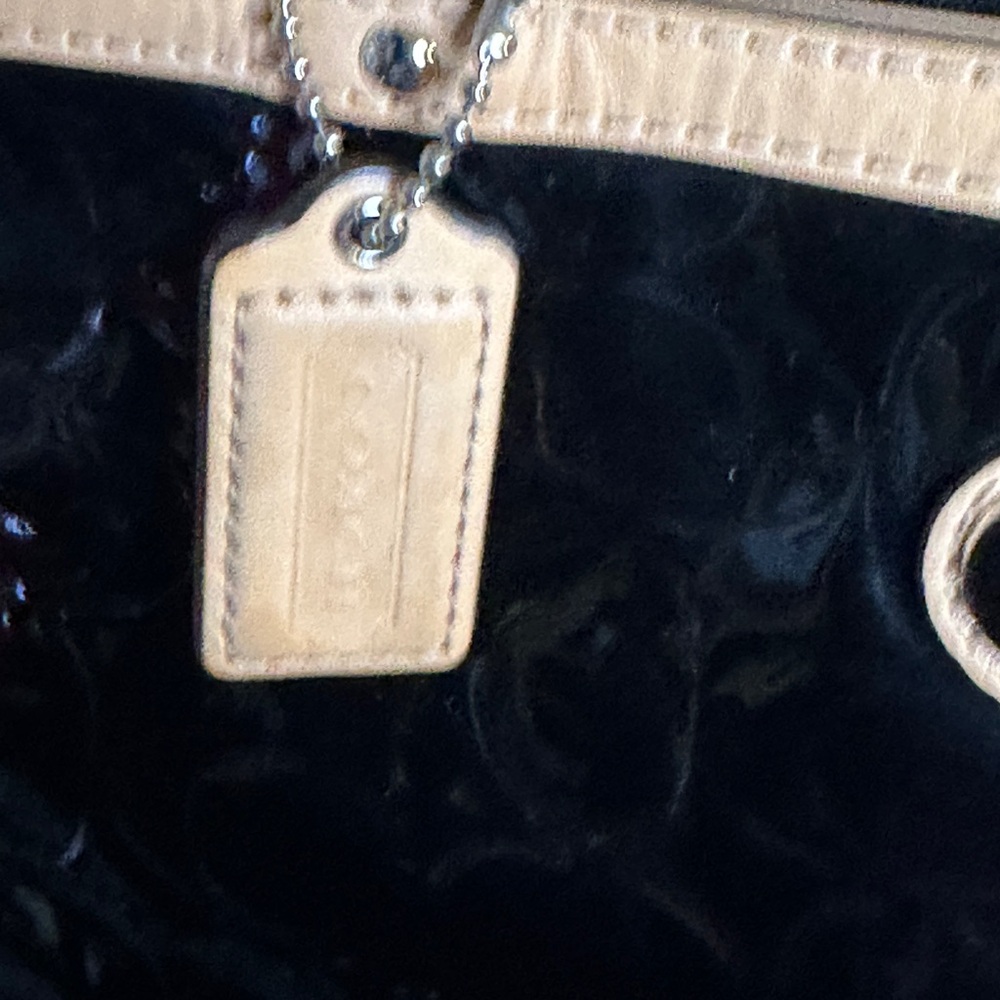 EUC Coach Peyton Embossed Patent Leather Small Tote. - Picture 3 of 8